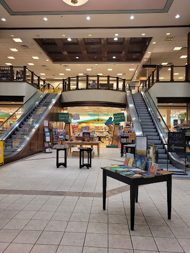 Book Store «Barnes & Noble Booksellers Baton Rouge», reviews and photos, 2590 Citiplace Ct, Baton Rouge, LA 70808, USA