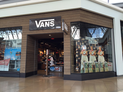Vans, 10300 Little Patuxent Pkwy #2630, Columbia, MD 21044, USA, 
