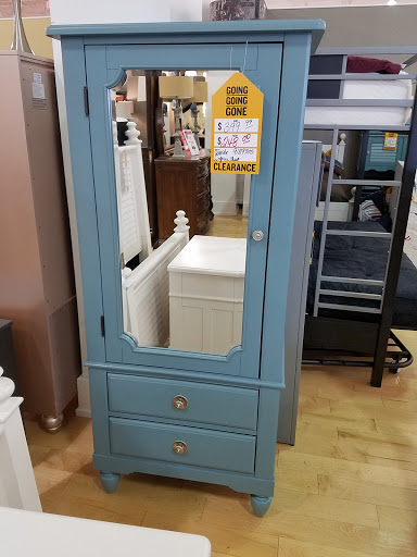 Furniture Store «American Signature Furniture», reviews and photos, 3755 Carmia Dr SW #1000, Atlanta, GA 30331, USA