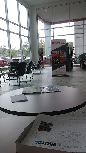 Toyota Dealer «Lithia Toyota of Springfield», reviews and photos, 163 S 9th St, Springfield, OR 97477, USA