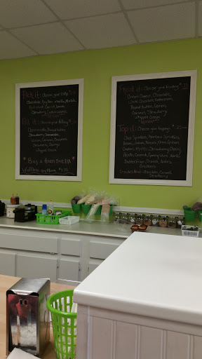 Bakery «Make-A-Cake Cupcake Bar», reviews and photos, 4040 Chapel Hill Rd K, Douglasville, GA 30135, USA