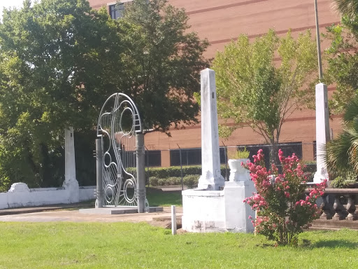 Park «Henry J. Klutho Park», reviews and photos, 204 W 3rd St, Jacksonville, FL 32206, USA