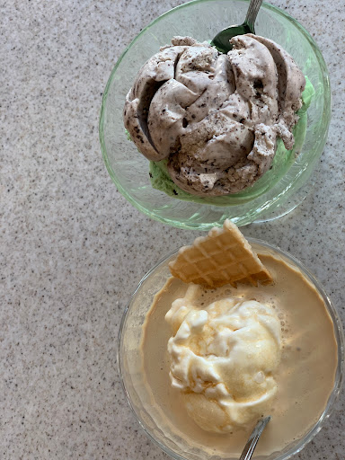 Ice Cream Shop «Oberweis Ice Cream and Dairy Store», reviews and photos, 6854 Rochester Rd, Rochester, MI 48307, USA