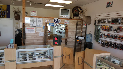 Gun Shop «Hunters Den of Ohio», reviews and photos, 1299 Ohio Pike, Amelia, OH 45102, USA