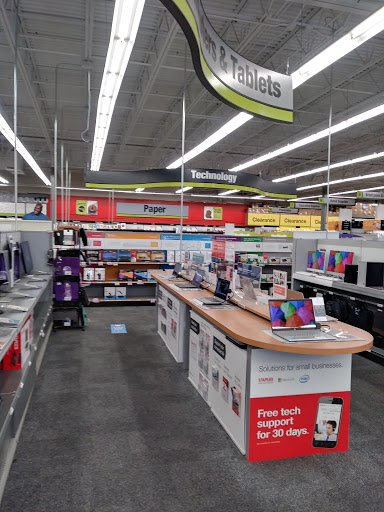 Office Supply Store «Staples», reviews and photos, 270 Upland Square Dr, Pottstown, PA 19464, USA