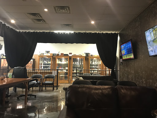 Tobacco Shop «Tobacco Town», reviews and photos, 17108 Fort St, Riverview, MI 48193, USA