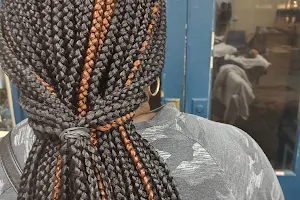 Perfect African Hair Braiding image