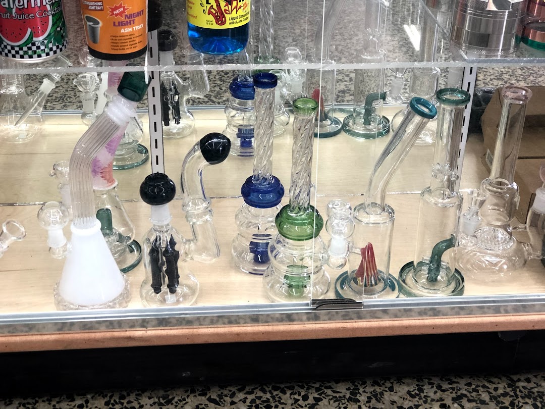 Speedway Food Store (VAPE&SMOKE PIPE-WINE-BEER)