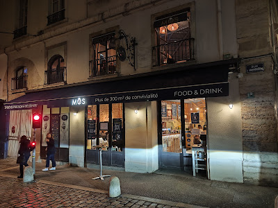 MOS PUB - Bar à bières, Cocktails & Brasserie à Lyon