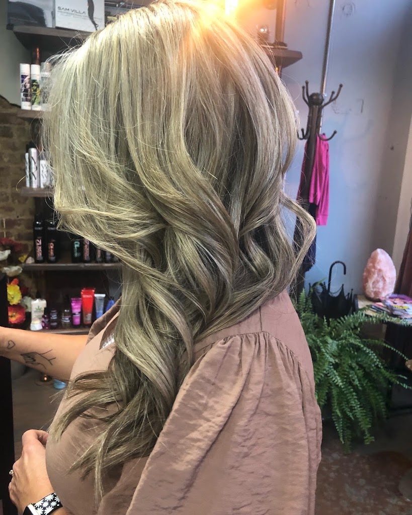 Wiyanna's Salon 30161