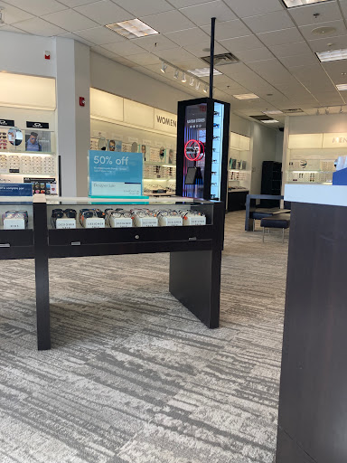 Eye Care Center «LensCrafters», reviews and photos, 41 Town Square, Wheaton, IL 60189, USA