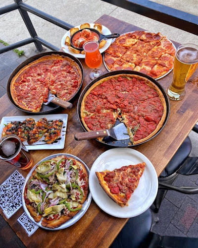 Best Thin Crust pizza place in Costa Mesa - Rance's Chicago Pizza