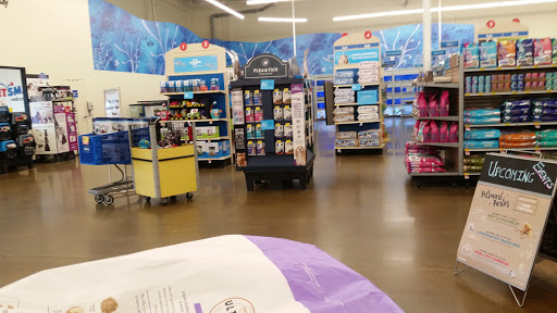 Pet Supply Store «PetSmart», reviews and photos, 4061 Miller Rd, Flint, MI 48507, USA