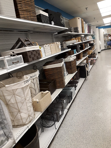 Clothing Store «Ross Dress for Less», reviews and photos, 8888 Waltham Woods Rd, Parkville, MD 21234, USA