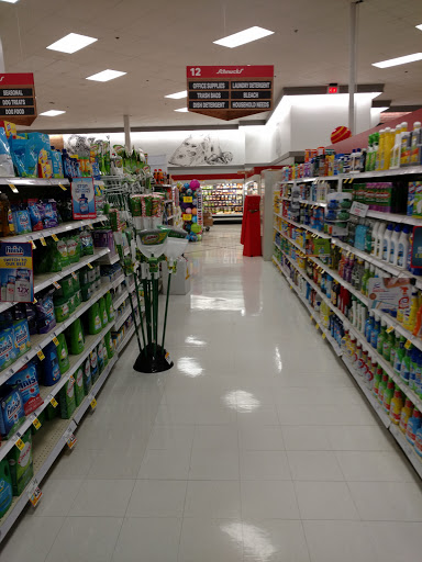 Grocery Store «Schnucks», reviews and photos, 200 N Vine St, Urbana, IL 61802, USA