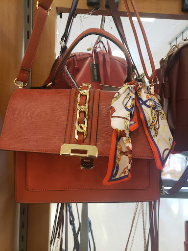 Department Store «T.J. Maxx & HomeGoods», reviews and photos, 2314 Remi Dr, Melbourne, FL 32940, USA