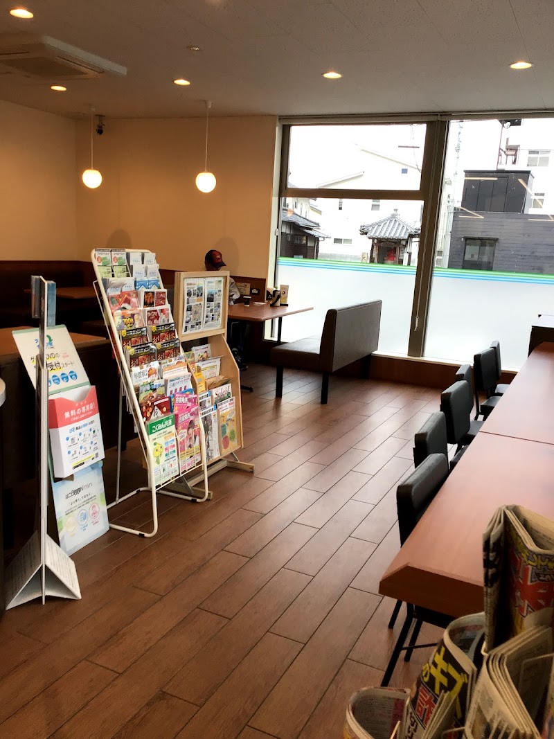 ファミリーマート 松山石手二丁目店