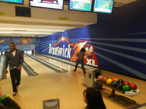 Bowling Alley «Bowlero Eden Prairie», reviews and photos, 12200 Singletree Ln, Eden Prairie, MN 55344, USA