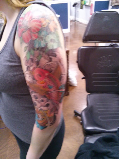 Tattoo Shop «Electric Tattoo Parlor , Piercing, and Tattoo Removal.», reviews and photos, 2319 Randall Rd, Carpentersville, IL 60110, USA