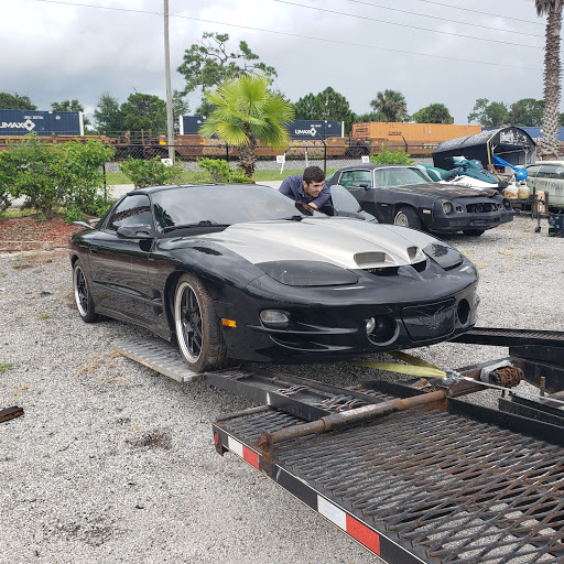 Auto Glass Shop «Glades Repair Collision & Body», reviews and photos, 425 NW Ave L, Belle Glade, FL 33430, USA