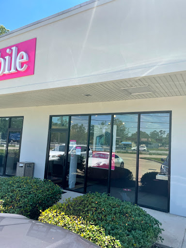 Cell Phone Store «T-Mobile», reviews and photos, 206 Lake Dr Suite 5, Covington, LA 70433, USA