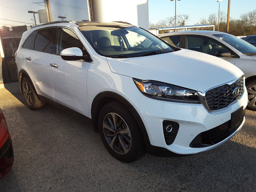 Car Dealer «Legend Kia», reviews and photos, 12115 I-35, San Antonio, TX 78233, USA