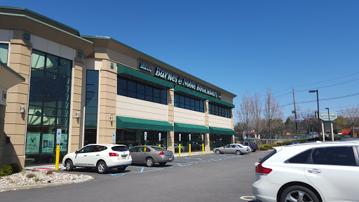 Book Store «Barnes & Noble», reviews and photos, 765 NJ-17, Paramus, NJ 07652, USA