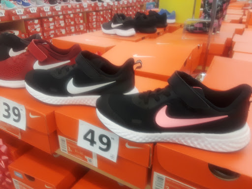 Shoe Store «Shoe City», reviews and photos, 4450 Firestone Blvd, South Gate, CA 90280, USA