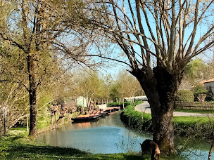 Photo n°24 de Restaurant La Passerelle | Spécialités d'anguilles et galettes à Coulon ()
