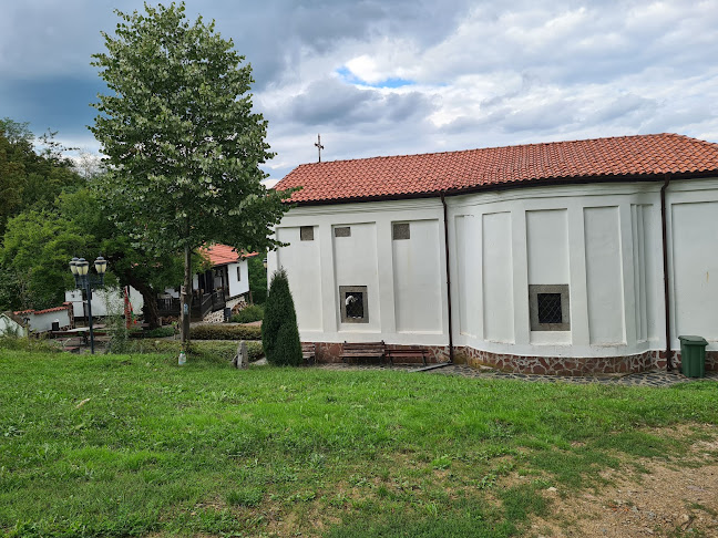 Правешки манастир - църква