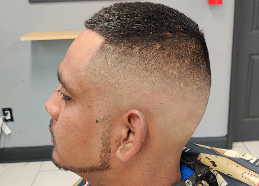 Barber Shop «In & Out 2 Barbershop & Salon», reviews and photos, 2147 E Semoran Blvd, Apopka, FL 32703, USA