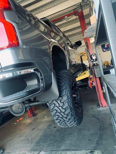 Auto Repair Shop «Stamps Auto», reviews and photos, 711 S Lindsay Rd, Gilbert, AZ 85296, USA