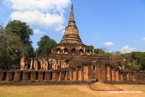 Wat Chang Lom Si Satchanalai image