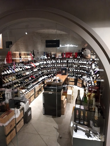Foreign liquor stores Vienna