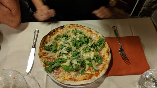 Ristorante Pizzeria Affittacamere "La Grotta"