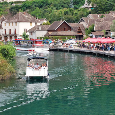 Hôtel du canal à Chanaz