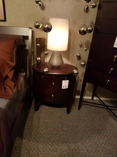 Bedroom Furniture Store «House of Bedrooms», reviews and photos, 1700 S Telegraph Rd, Bloomfield Hills, MI 48302, USA