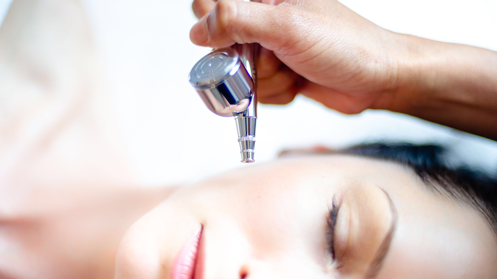 Maui Beauty Skin & Lashes 96753