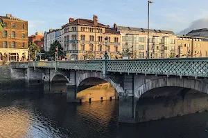 Grattan Bridge image