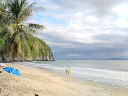 Photo de Ruangsri Resort Khanom entouré de montagnes