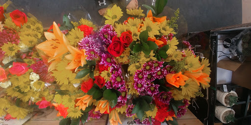 Health Food Store «Sprouts Farmers Market», reviews and photos, 7477 N Blackstone Ave, Fresno, CA 93720, USA