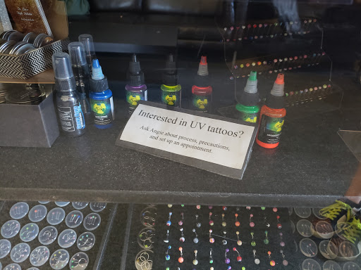 Tattoo Shop «Graveyard Tattoos», reviews and photos, 9235 SE Clackamas Rd, Clackamas, OR 97015, USA