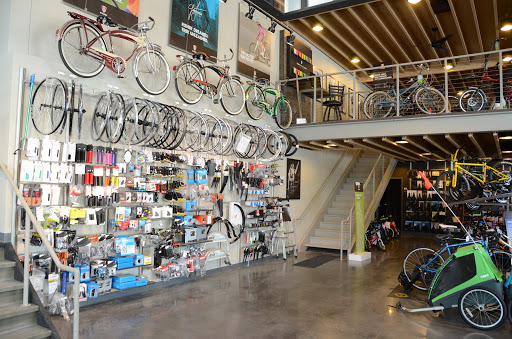 Bicycle Store «Madison & Davis Bicycle Shop», reviews and photos, 912 S 8th St, Quincy, IL 62301, USA