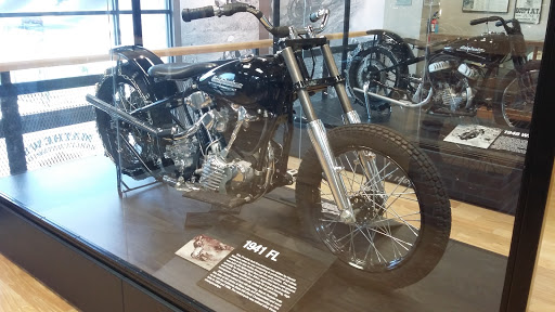 Harley-Davidson Dealer «Mathews Harley-Davidson», reviews and photos, 548 N Blackstone Ave, Fresno, CA 93701, USA