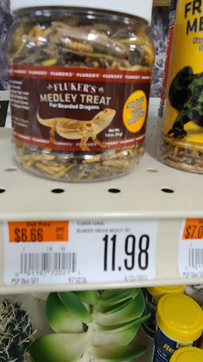 Pet Supply Store «Pet Supplies Plus», reviews and photos, 1816 S Stephenson Ave, Iron Mountain, MI 49801, USA