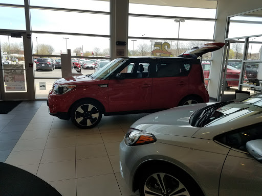 Kia Dealer «Rosen Kia Milwaukee», reviews and photos, 5505 S 27th St, Milwaukee, WI 53221, USA