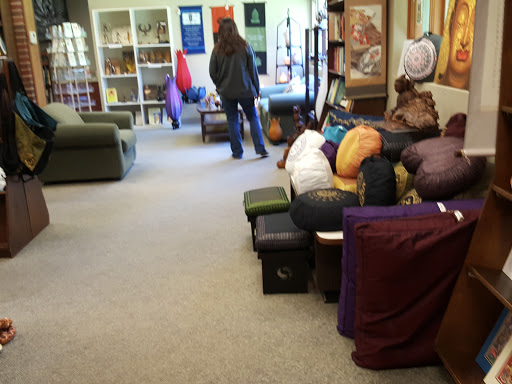 Book Store «Quest Book Shop», reviews and photos, 306 Geneva Rd, Wheaton, IL 60187, USA