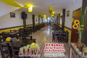 La Loma Restaurante image
