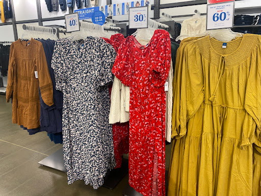Clothing Store «Old Navy», reviews and photos, 40-24 College Point Blvd, Flushing, NY 11354, USA
