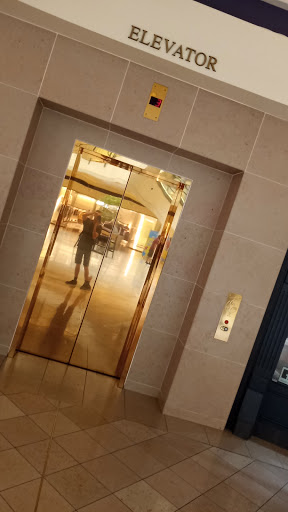 Shopping Mall «Pioneer Place», reviews and photos, 700 SW 5th Ave, Portland, OR 97204, USA